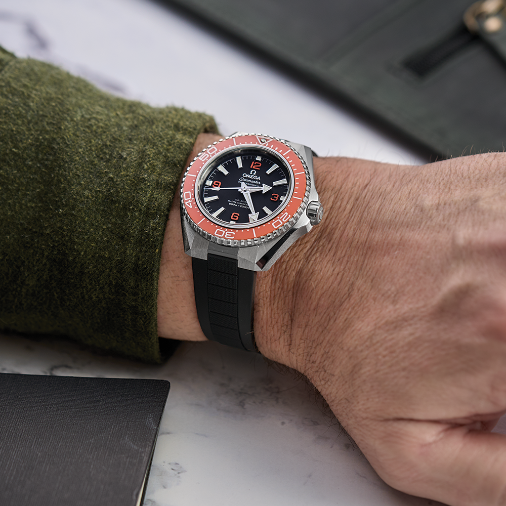 Seamaster Planet Ocean 600M 42mm - Black and Orange on Black Rubber Strap