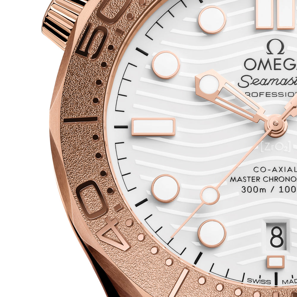 Seamaster Diver 300M Sedna™ Gold 42mm - White on Rubber Strap