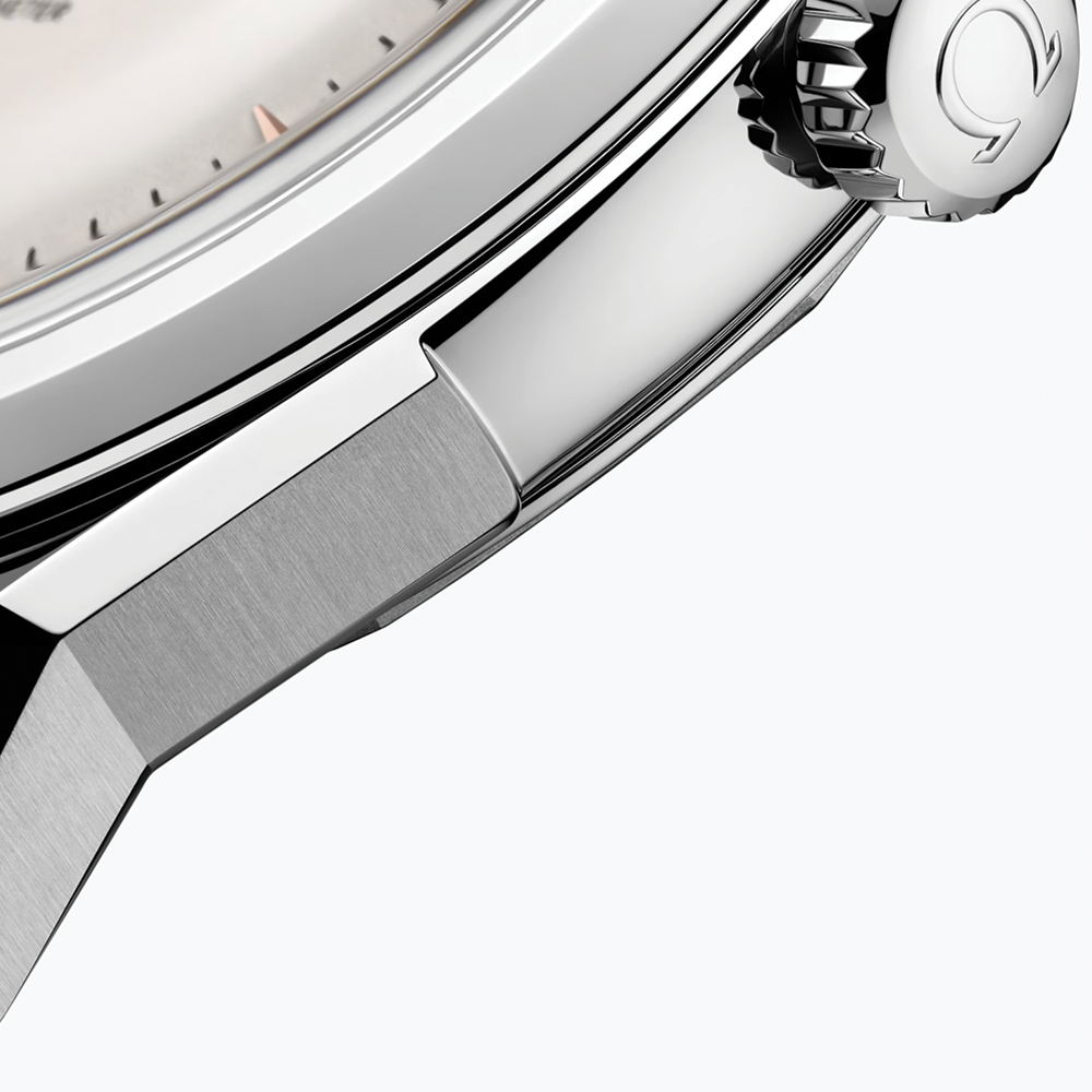 Constellation Observatory 39.4mm - White, Sedna™ Gold Accents on Leather Strap