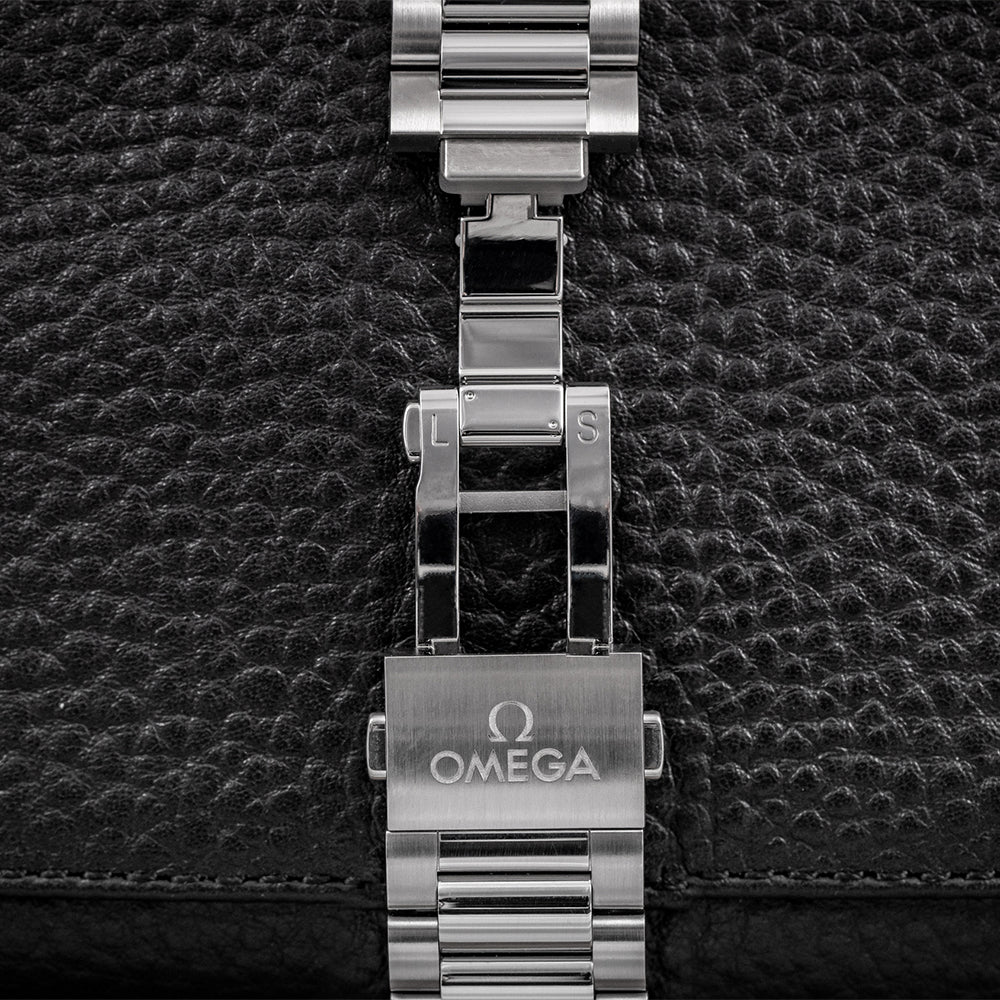 Seamaster Aqua Terra 150M 38mm - Lacquered Black on Bracelet