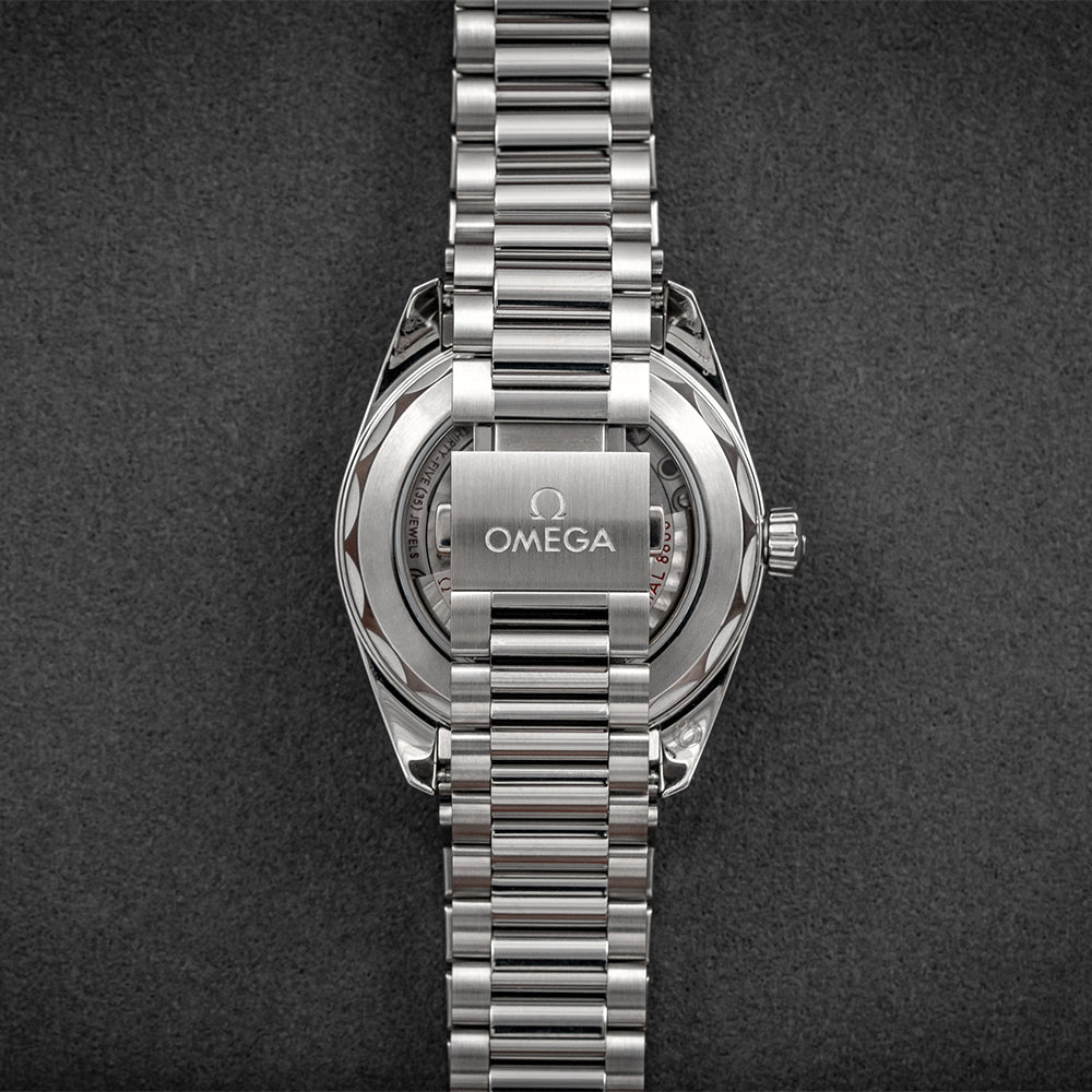 Seamaster Aqua Terra 150M 38mm - Lacquered Black on Bracelet