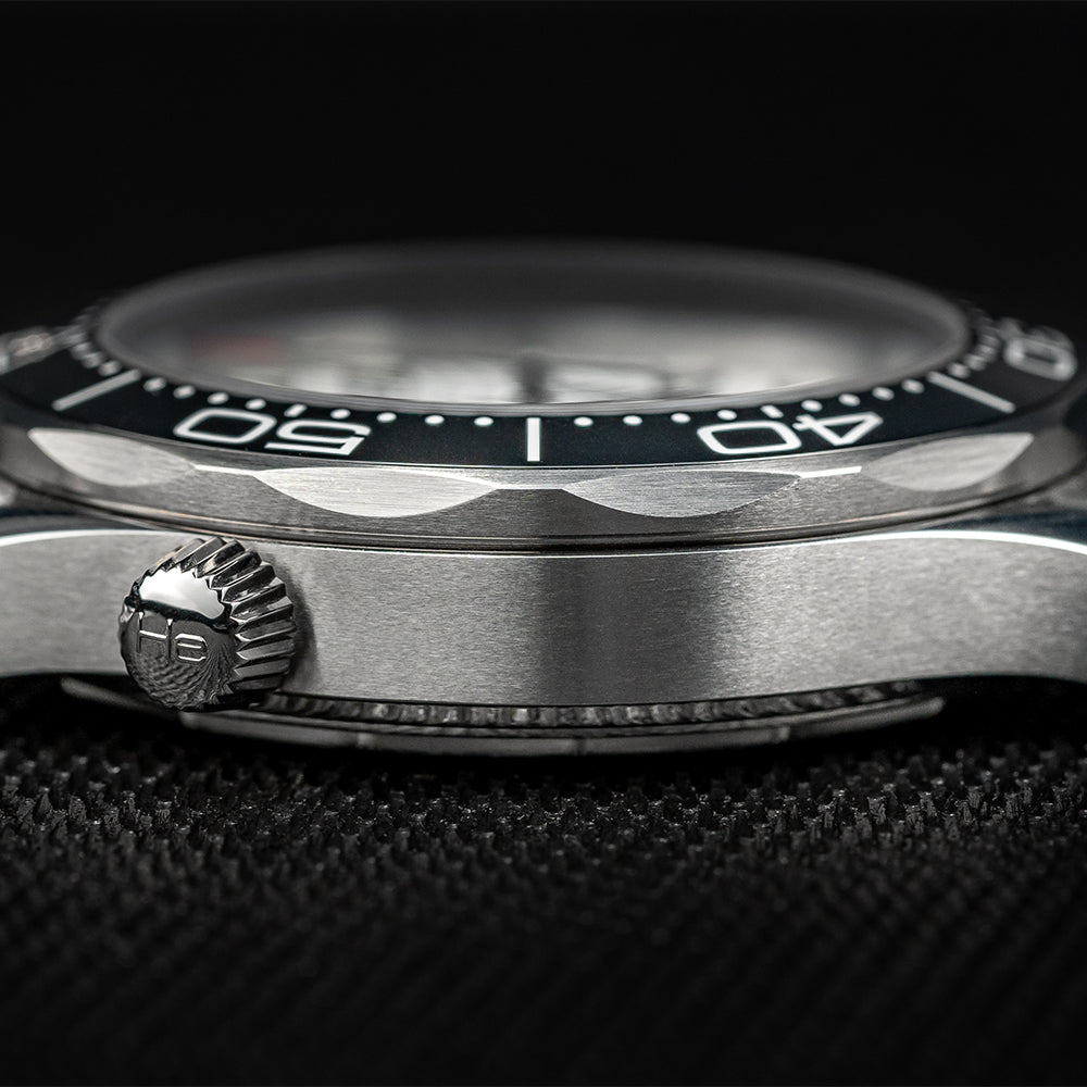 Seamaster Diver 300M 42mm - White on Bracelet
